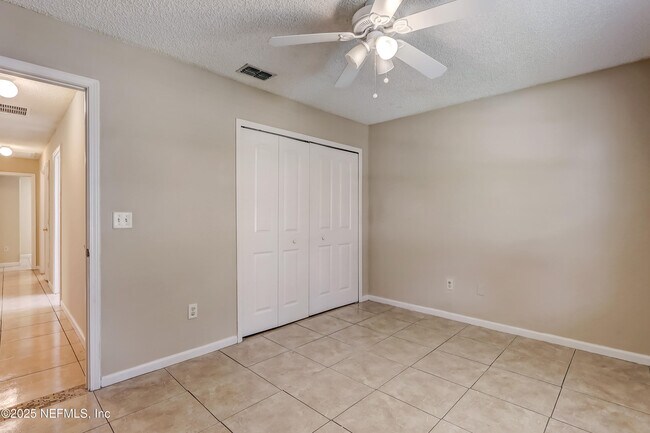 Building Photo - 9703 Cedar Ridge Dr W