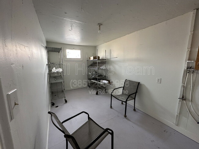 Building Photo - 1122 N 1500 W