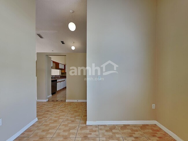 Building Photo - 1718 Westminster Trl