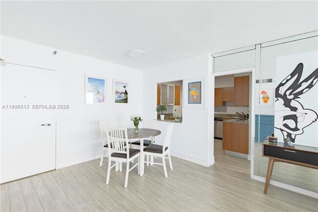 Building Photo - 5161 Collins Ave