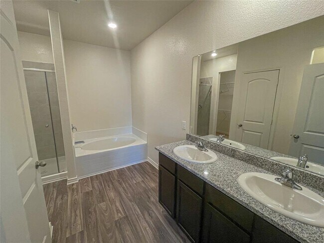 Building Photo - 204 Sunnymeade Ln