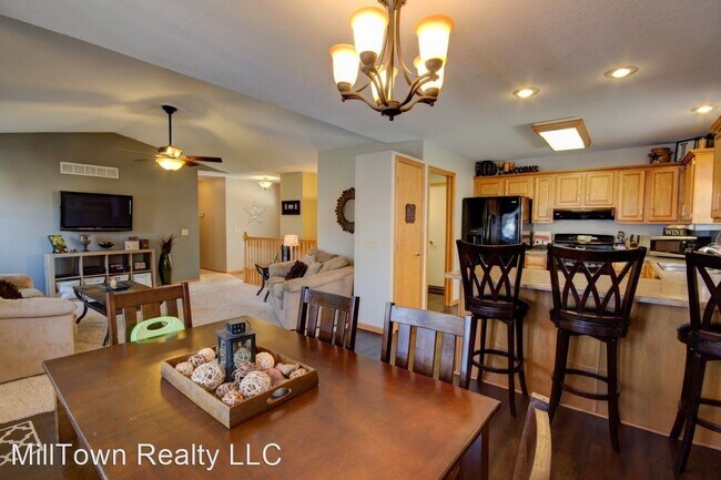 Building Photo - 3 br, 2.5 bath House - 234 Melrose Dr