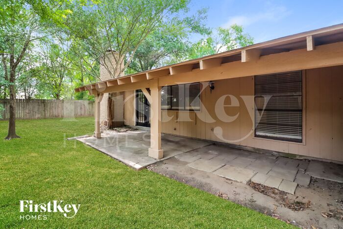 Building Photo - 5111 Karenbeth Dr