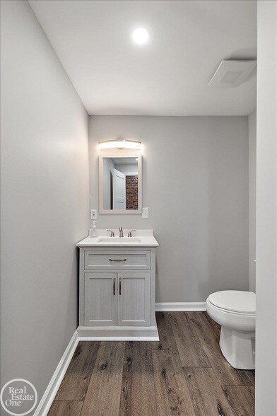 Building Photo - 1765 E Predmore Rd