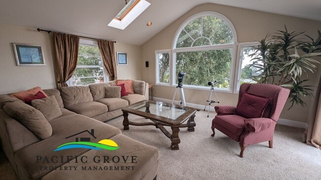 Primary Photo - Family Living with Coastal Views