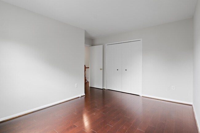 Building Photo - 9913 Longford Ct