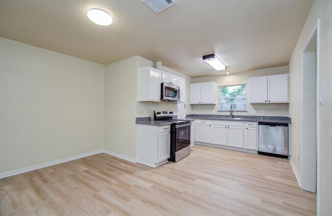 Building Photo - 6510 Cherrydale Dr