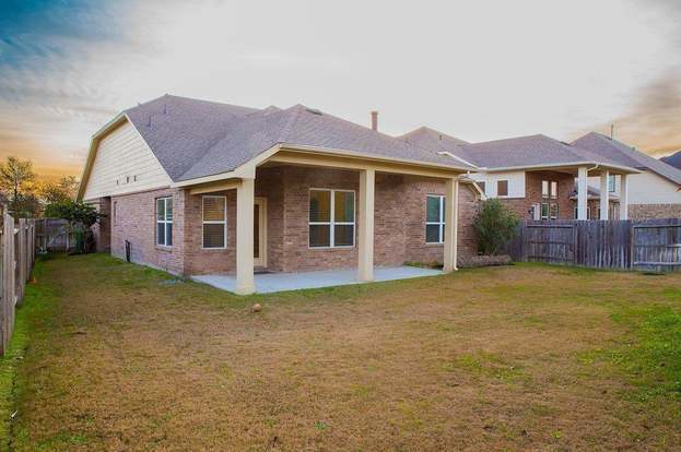 Building Photo - 28318 Rollingwood N Loop