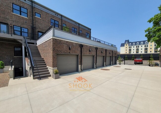 Building Photo - Brownstone Condominiums