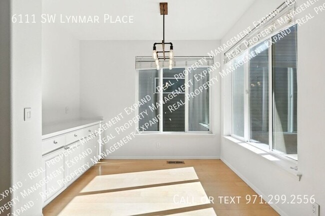 Building Photo - 6111 SW Lynmar Pl