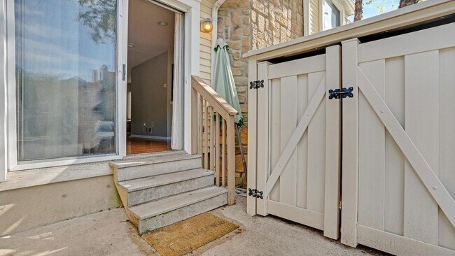 Building Photo - 1090 Schmidt Ln