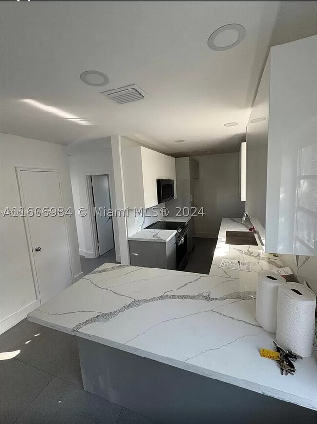 Building Photo - 110 NW 120th St