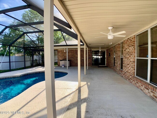 Building Photo - 7931 Dwyer Dr