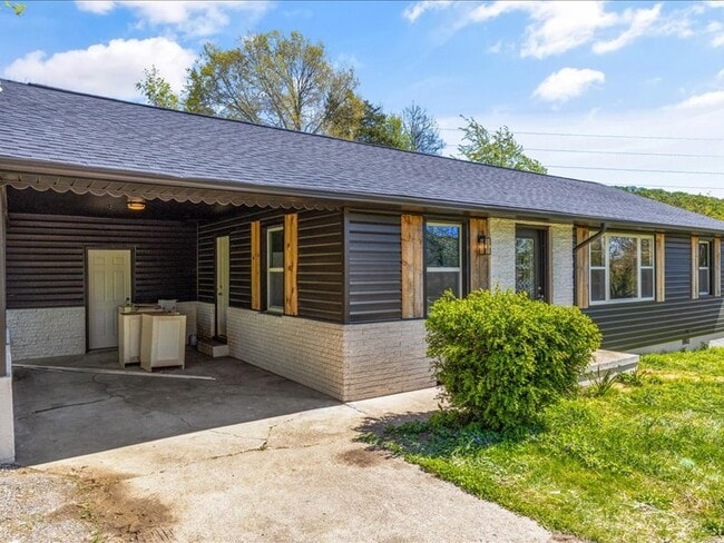 Building Photo - 4120 Foley Dr