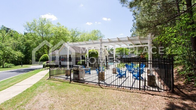 Building Photo - 602 Spanish Oak Dr