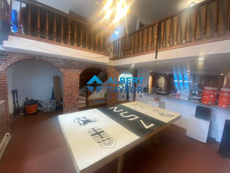 Building Photo - 750 Tremont St