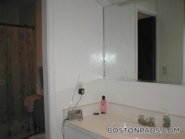 Building Photo - 57 Westland Ave