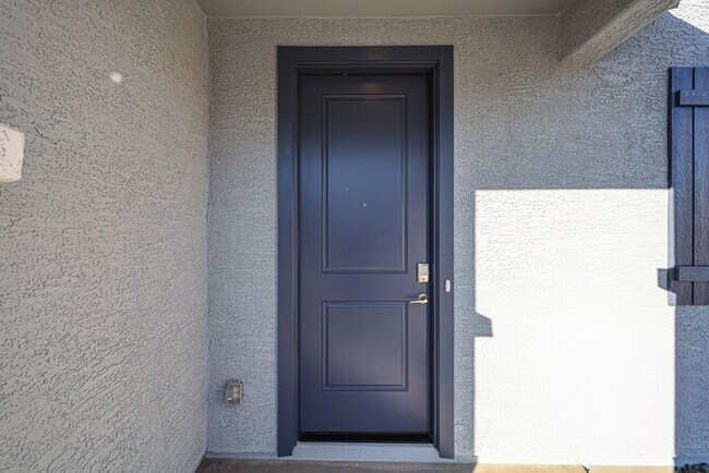 Building Photo - NEW 5 BEDROOM 3 BATHROOM HOME AVILABLE FOR RENT!