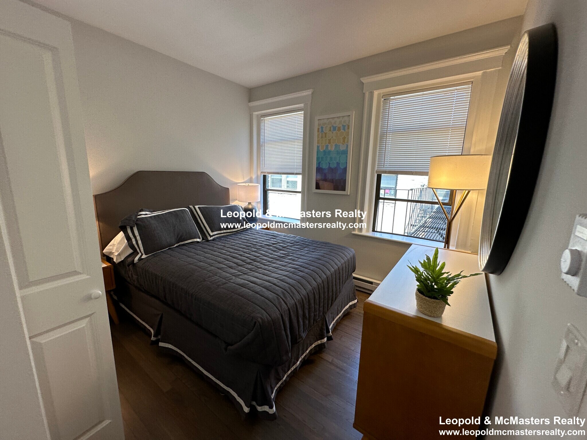 Building Photo - 51 Park Dr