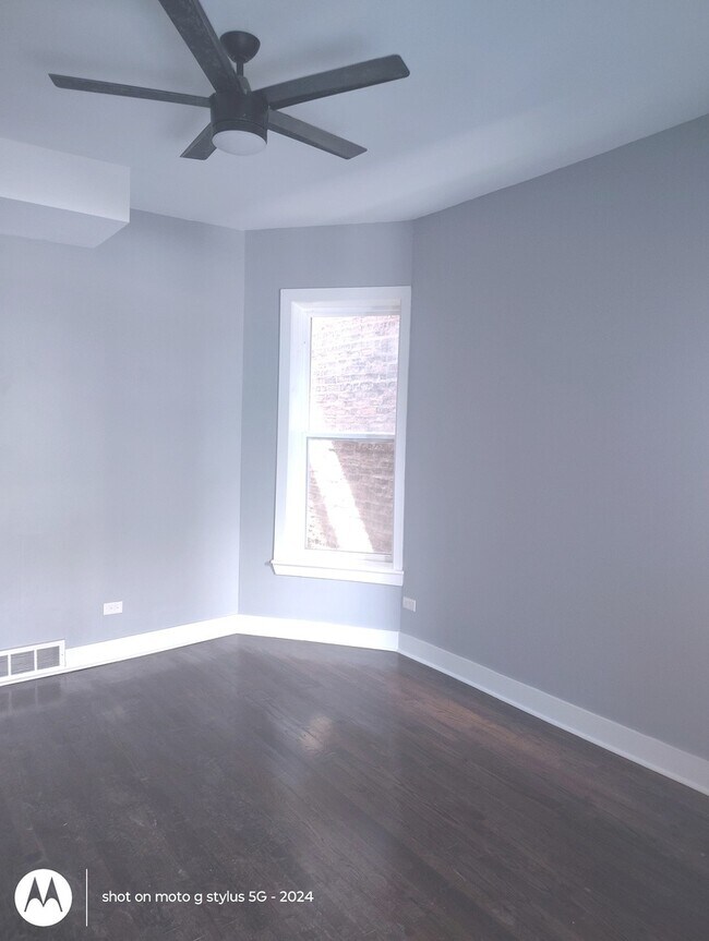 Building Photo - 1661 S Homan Ave