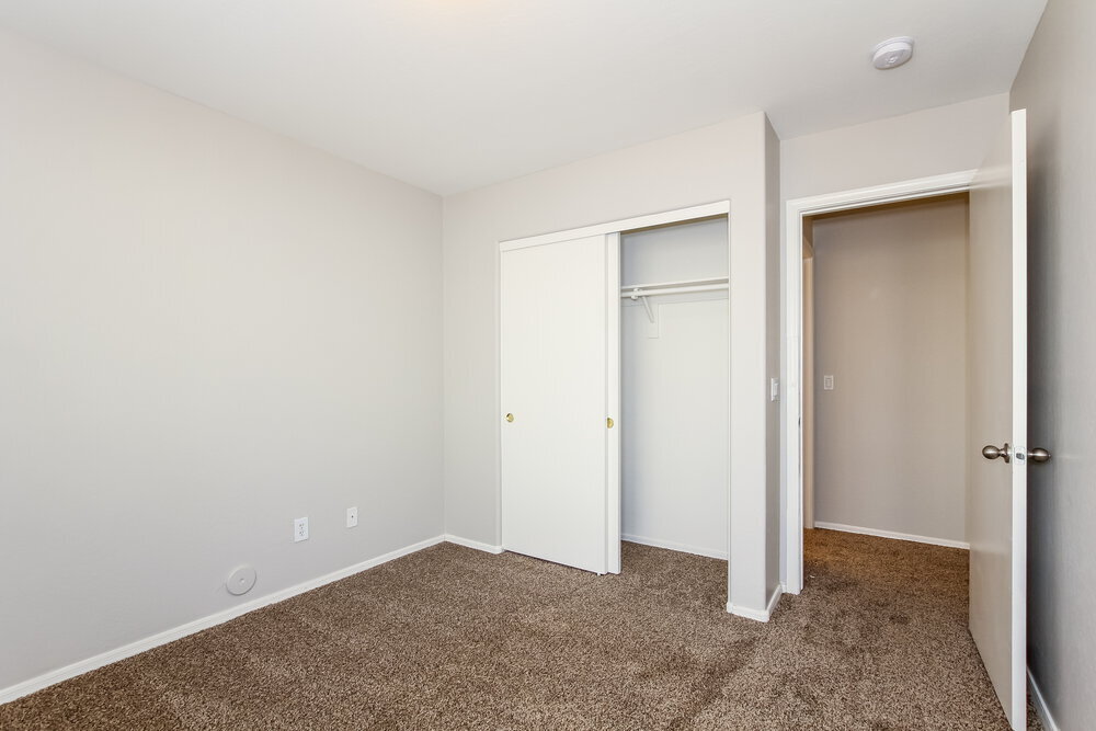 Building Photo - 15189 W Woodlands Ave