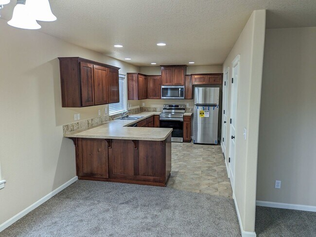 Building Photo - 3607-3617 Colton Ln NE