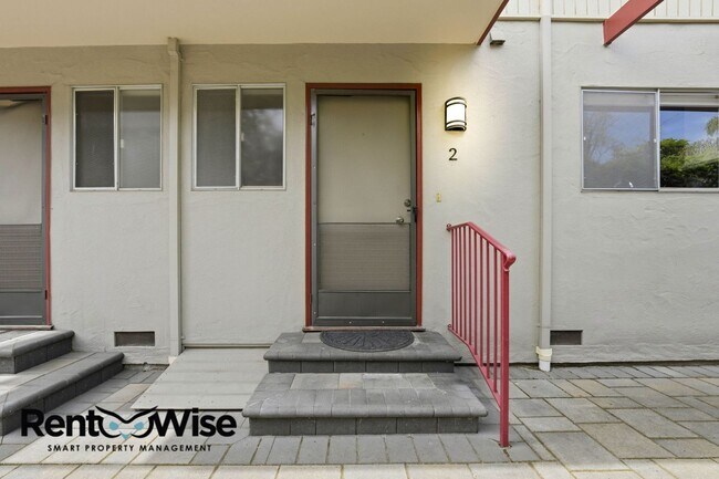 Building Photo - 569 Addison Ave