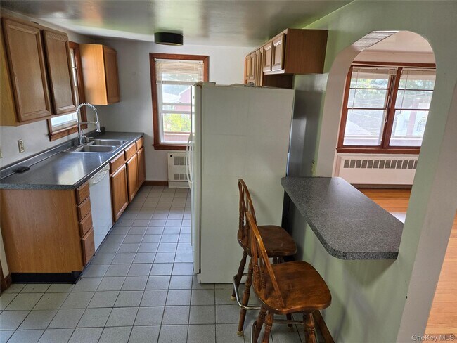 Building Photo - 26 Mearns Ave