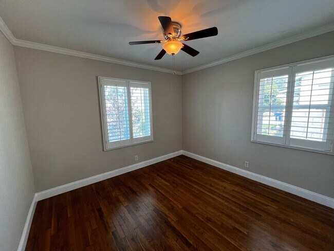Building Photo - 3 Bed 2 Bath Home For Rent in an Excellent...