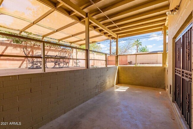 Building Photo - Great home in best ASU student neighborhood around campus