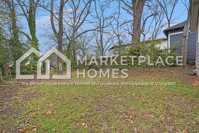 Building Photo - 703 Formwalt St SW