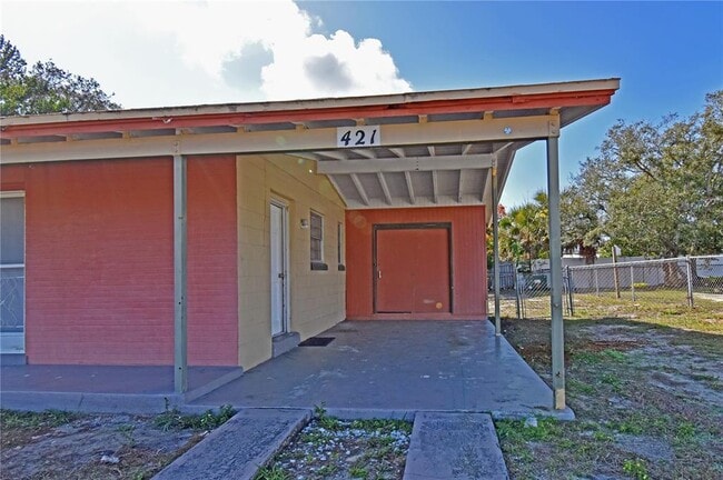 Building Photo - 421 Briarwood Ln