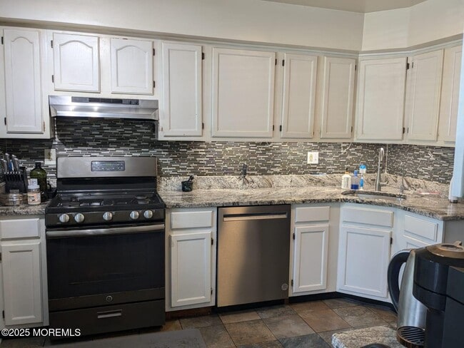 Building Photo - 110 Biscayne Ct