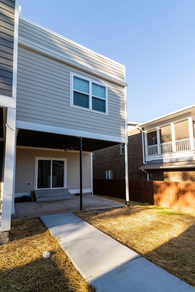 Building Photo - COMING SOON! 3 Bed/4 Bath Buena Vista 3 Story Townhouse-Rooftop level with Downtown Views!!