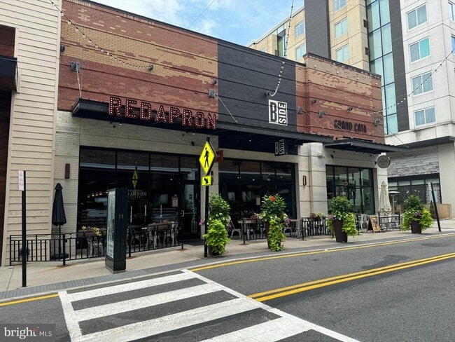 Building Photo - 2772 Knollside Ln