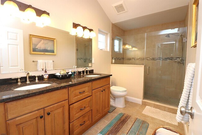 Building Photo - 9505 Monmouth Ave