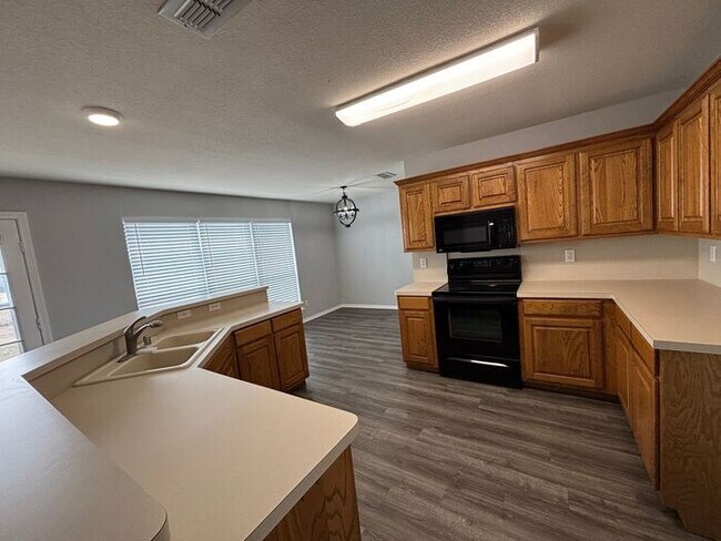 Building Photo - 112 Pepperbush Ln