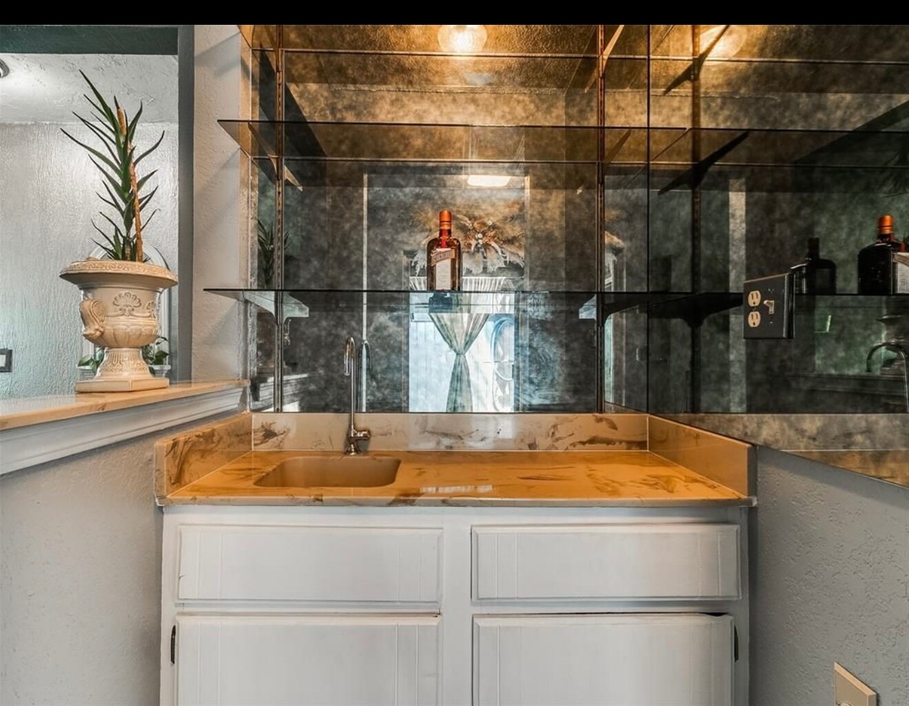 Building Photo - 6705 Bayberry Dr