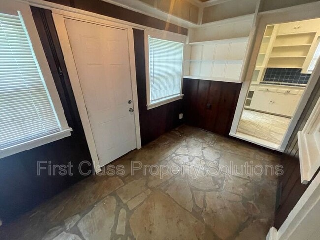 Building Photo - 1126 NW 55th St