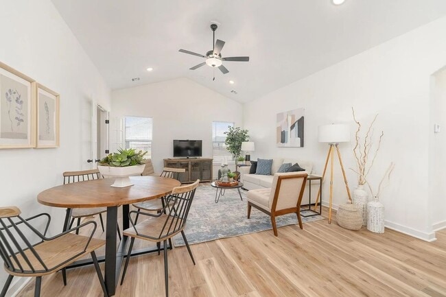 Building Photo - Brand New Construction Duplex!