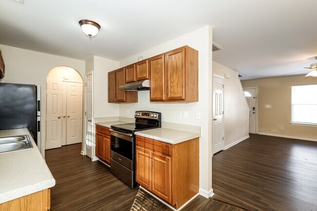 Building Photo - 5012 St Charles Dr