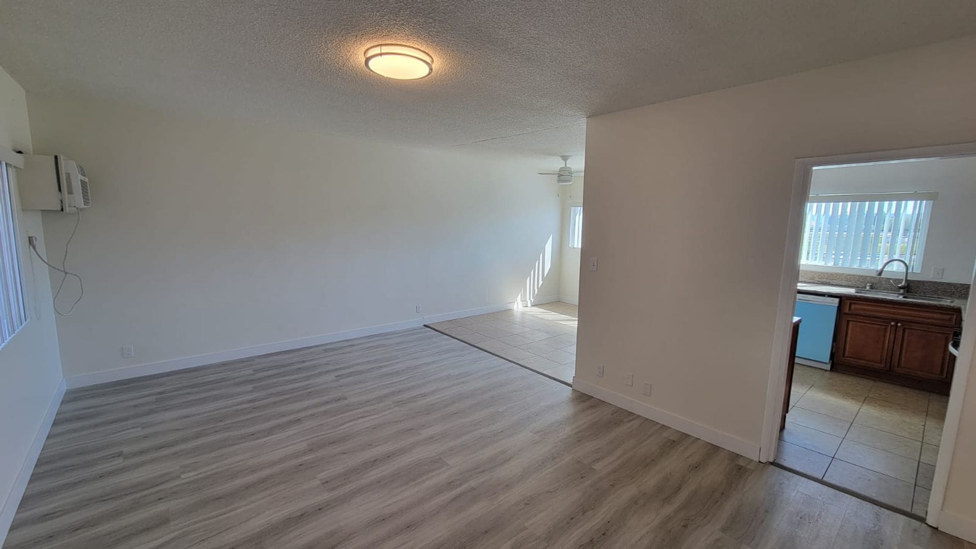 Building Photo - 13129 Oxnard St