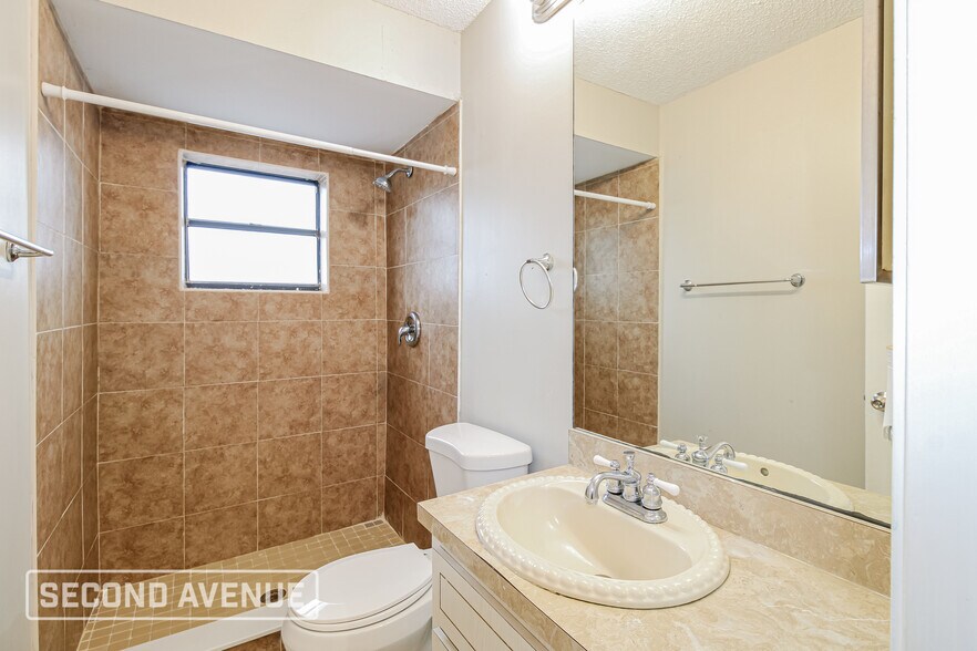 Building Photo - 7231 Box Elder DR