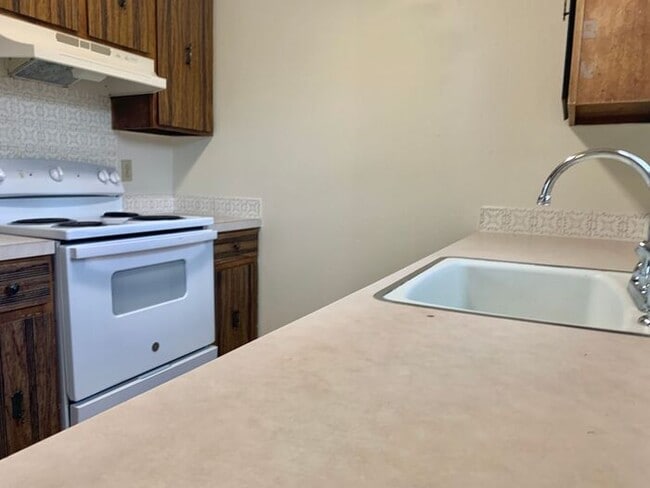 Building Photo - Great 3 Bedroom 1 Bathroom in Loveland!