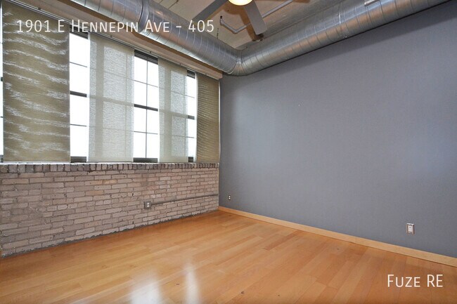 Building Photo - 1901 E Hennepin Ave