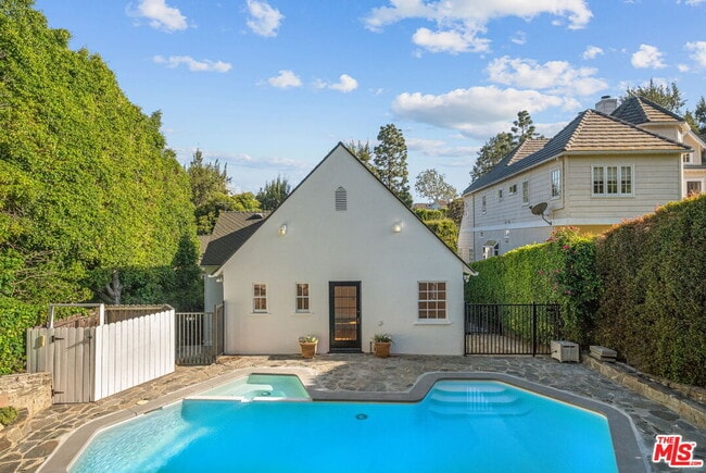 Building Photo - 10527 Le Conte Ave