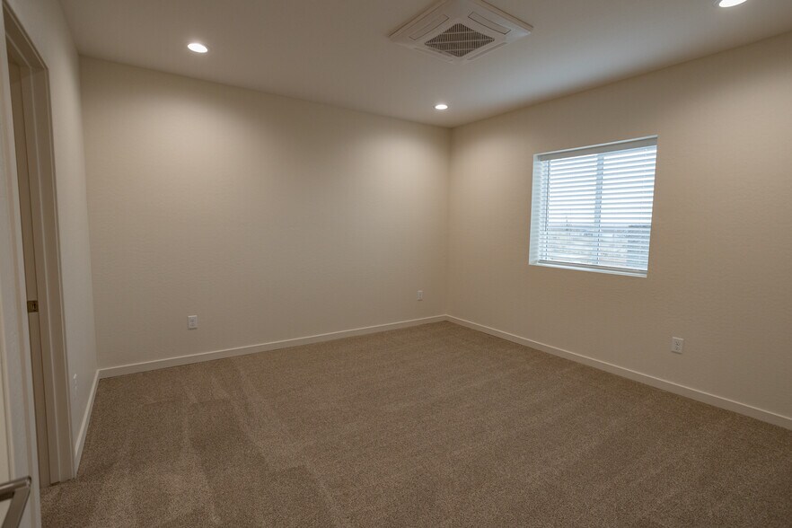 Bedroom 2 - 731 W 6th St S