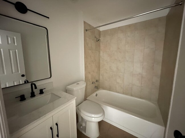 Building Photo - 720 Cypress Ln