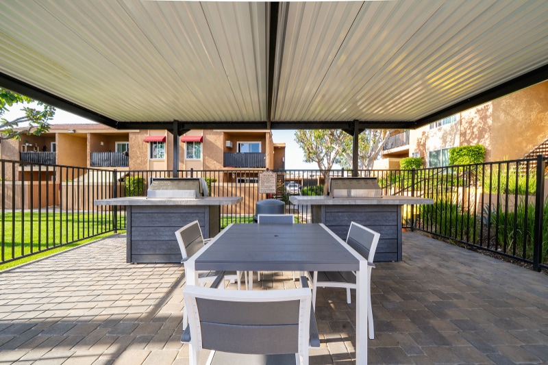 Building Photo - 1440 Oak Dr