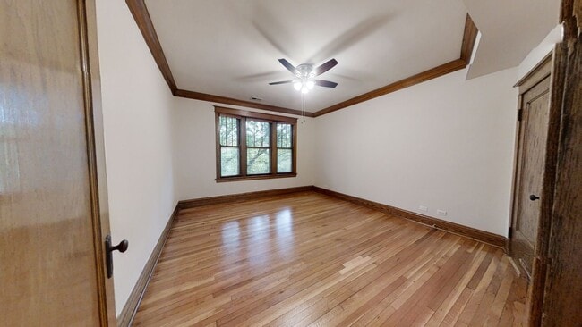 Building Photo - Fantastic three bedroom, one bath in the heart of Wrigleyville Available July 1, 2026